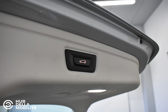 BMW 320d 48V xDrive Touring Business Advantage